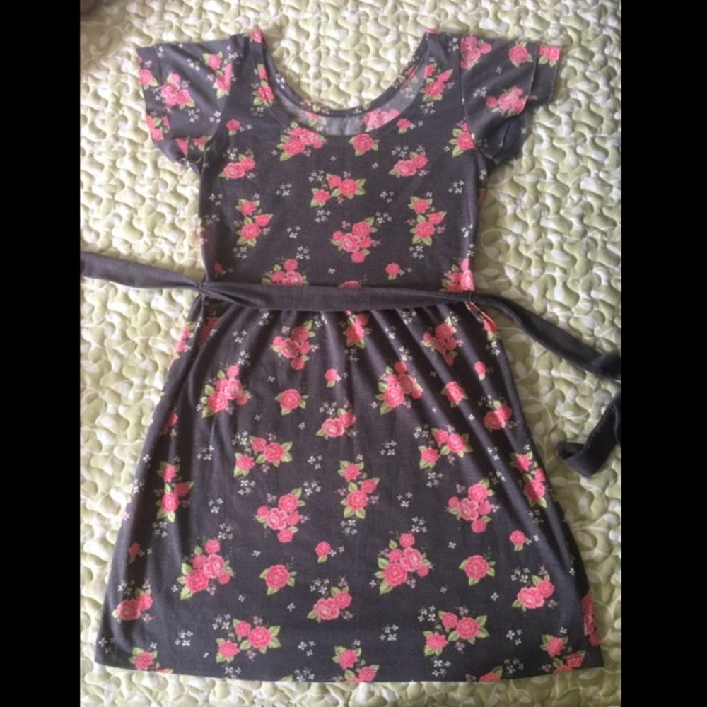 Arizona gray pink floral dress, butterfly sleeves